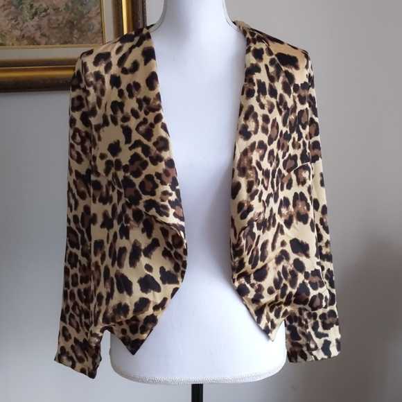 SHEIN Tops - SHEIN Leopard Print Open Front Top Medium
